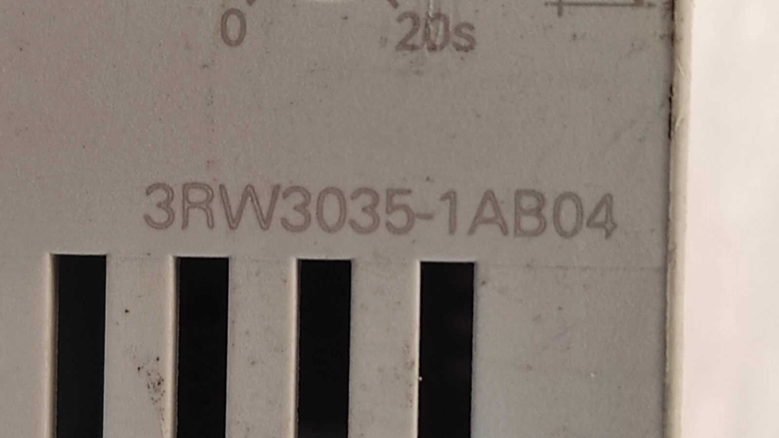 admin/uploads/uploads/siemens 3rw 3035 1ab soft starter_1.webp